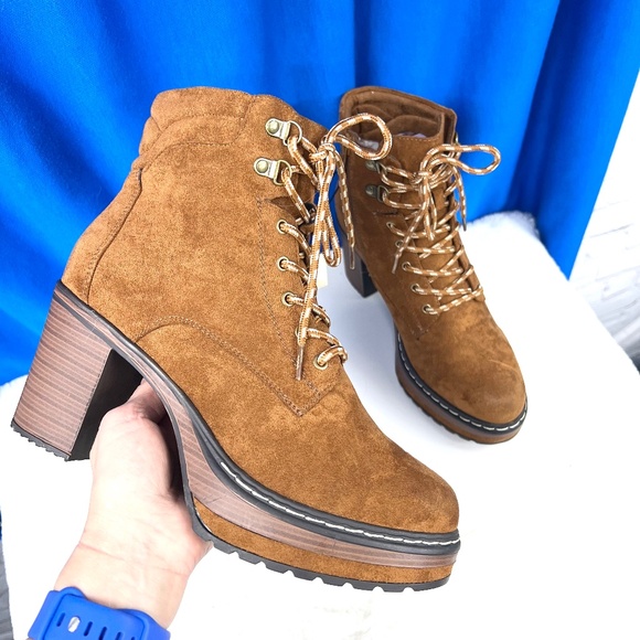 NWT🤩 |•ALTAR'D STATE•| 'Piper' Faux Suede Whiskey Brown Platform Boots Size 10 - Picture 1 of 16